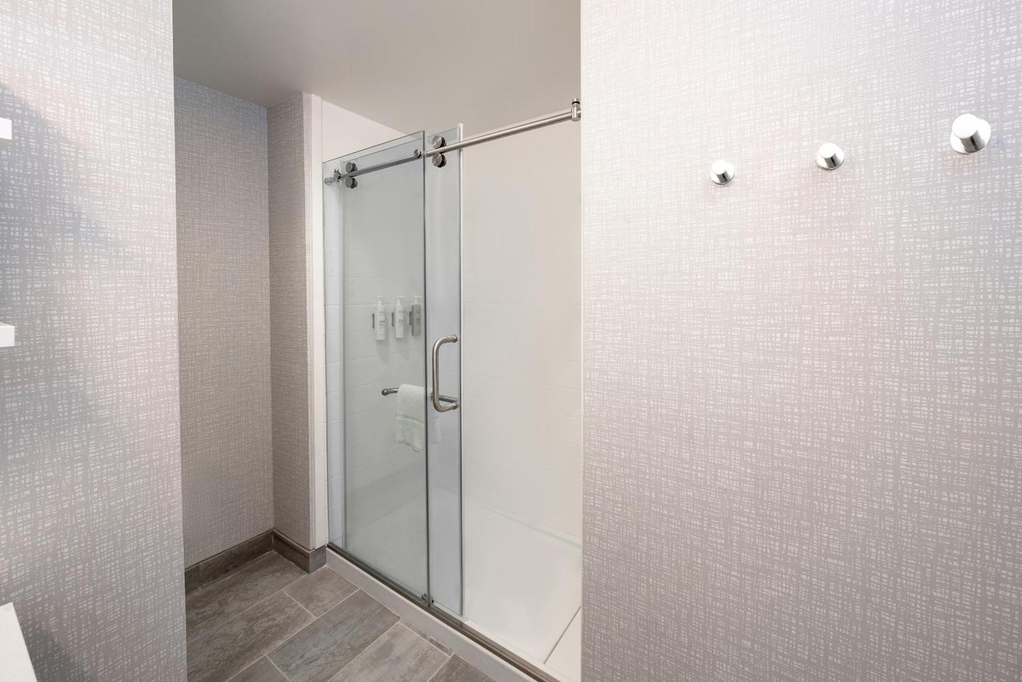 Hampton Inn نيدلز المظهر الخارجي الصورة